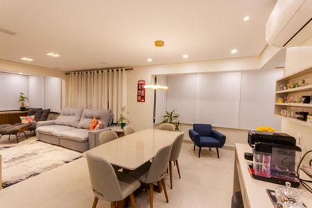 Apartamento à venda com 161m², 3 quartos e 3 vagas Apartamento à venda com 161m², 3 quartos e 3 vagasSala