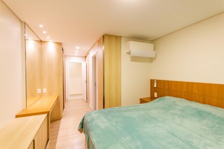 Apartamento à venda com 161m², 3 quartos e 3 vagas Apartamento à venda com 161m², 3 quartos e 3 vagasSuíte 2