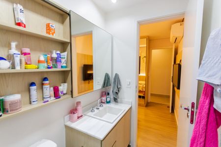 Apartamento à venda com 161m², 3 quartos e 3 vagas Apartamento à venda com 161m², 3 quartos e 3 vagasBanheiro da Suíte 1