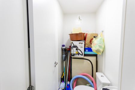 Apartamento à venda com 161m², 3 quartos e 3 vagas Apartamento à venda com 161m², 3 quartos e 3 vagasBanheiro de serviço