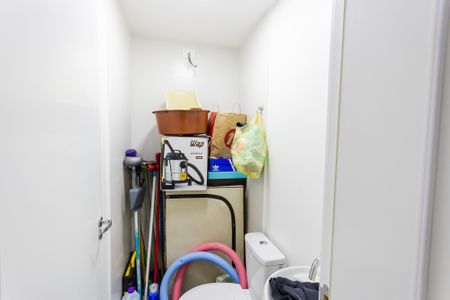 Apartamento à venda com 161m², 3 quartos e 3 vagas Apartamento à venda com 161m², 3 quartos e 3 vagasBanheiro de serviço