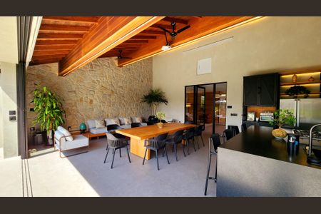 Casa de condomínio à venda com 500m², 4 quartos e 6 vagasCozinha e Sala de Jantar