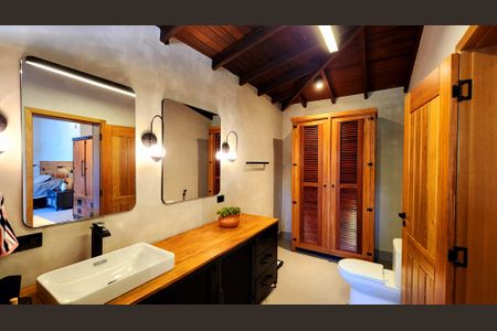 Casa de condomínio à venda com 500m², 4 quartos e 6 vagasBanheiro da Suíte master