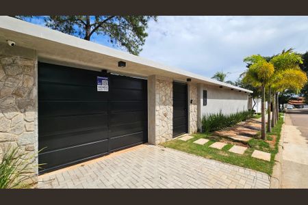 Casa de condomínio à venda com 500m², 4 quartos e 6 vagasFachada + Plaquinha