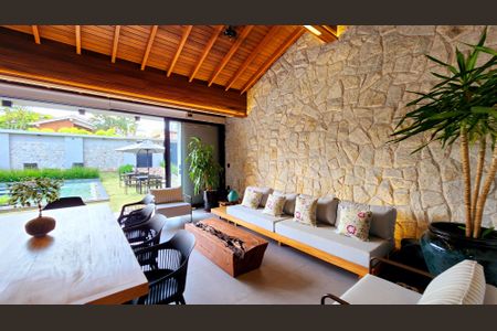 Casa de condomínio à venda com 500m², 4 quartos e 6 vagasCozinha e Sala de Jantar