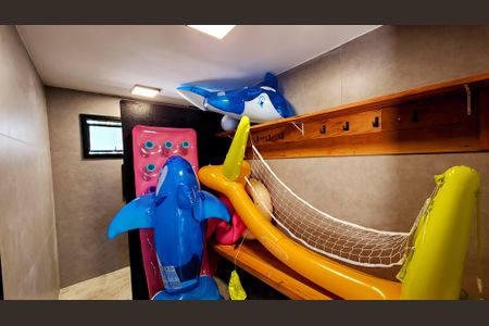 Casa de condomínio à venda com 500m², 4 quartos e 6 vagasVestiário