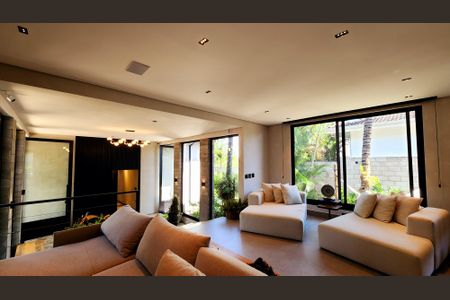 Casa de condomínio à venda com 500m², 4 quartos e 6 vagasSala