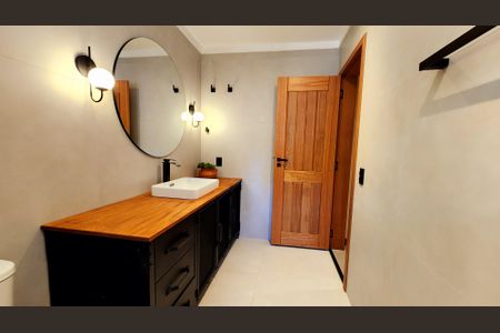 Casa de condomínio à venda com 500m², 4 quartos e 6 vagasBanheiro da Suíte 3