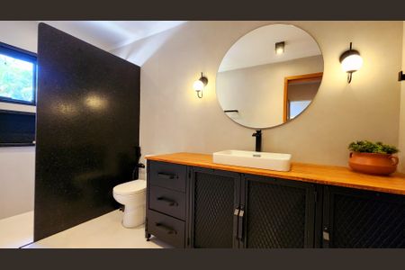 Casa de condomínio à venda com 500m², 4 quartos e 6 vagasBanheiro da Suíte 3