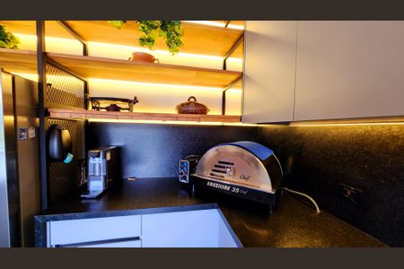 Casa de condomínio à venda com 500m², 4 quartos e 6 vagasCozinha e Sala de Jantar