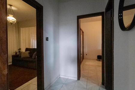 Casa à venda com 846m², 4 quartos e 3 vagasCorredor