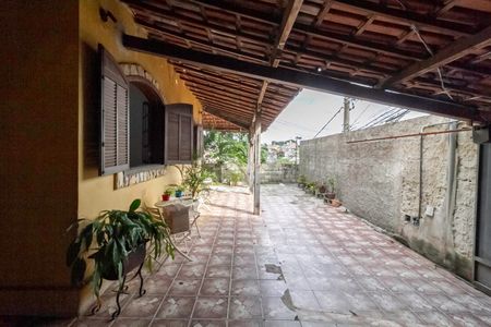 Casa à venda com 846m², 4 quartos e 3 vagasEntrada