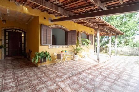 Casa à venda com 846m², 4 quartos e 3 vagasEntrada