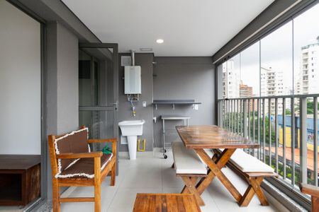 Apartamento para alugar com 56m², 2 quartos e 1 vaga Apartamento para alugar com 56m², 2 quartos e 1 vagaVaranda
