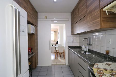 Apartamento à venda com 184m², 4 quartos e 2 vagasCozinha e Área de Serviço