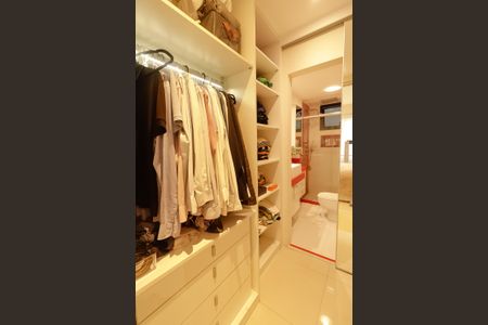 Apartamento à venda com 96m², 2 quartos e 1 vagaCloset/Suíte