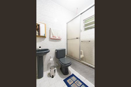 Casa à venda com 176m², 4 quartos e 2 vagas Casa à venda com 176m², 4 quartos e 2 vagasBanheiro 2