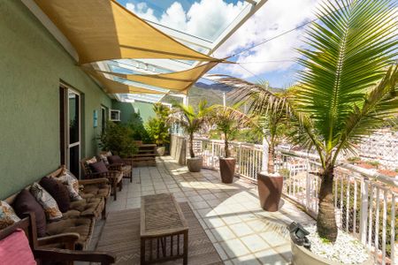 Apartamento à venda com 170m², 3 quartos e 2 vagasCobertura