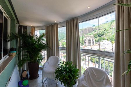 Apartamento à venda com 170m², 3 quartos e 2 vagasVaranda Sala (primeiro andar)