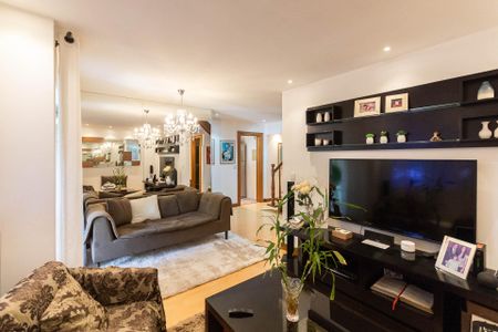 Apartamento à venda com 170m², 3 quartos e 2 vagasSala (primeiro andar)