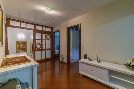 Casa de condomínio para alugar com 600m², 4 quartos e 4 vagasHall