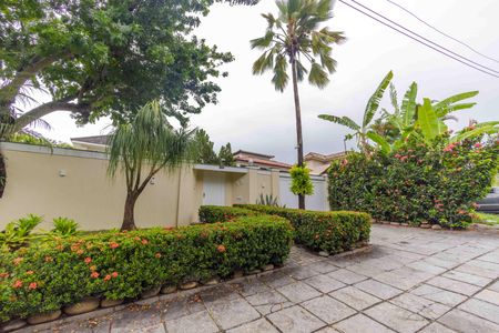 Casa de condomínio para alugar com 600m², 4 quartos e 4 vagasFachada