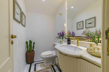 Casa de condomínio para alugar com 600m², 4 quartos e 4 vagasLavabo