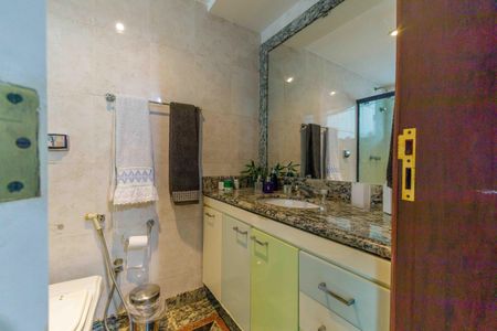 Casa de condomínio para alugar com 600m², 4 quartos e 4 vagasBanheiro da Suíte 4