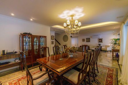 Casa de condomínio para alugar com 600m², 4 quartos e 4 vagasSala