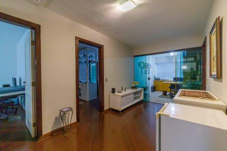 Casa de condomínio para alugar com 600m², 4 quartos e 4 vagasHall