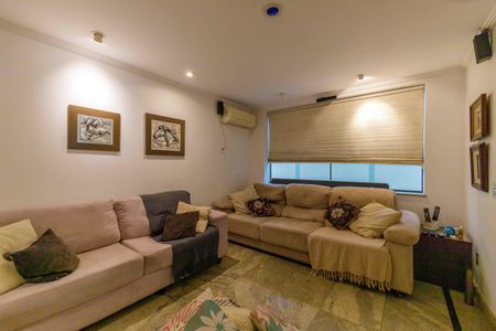 Casa de condomínio para alugar com 600m², 4 quartos e 4 vagasSala