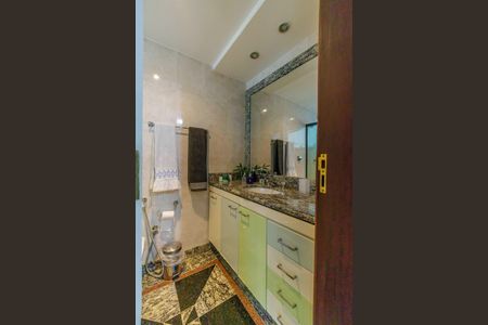 Casa de condomínio para alugar com 600m², 4 quartos e 4 vagasBanheiro da Suíte 4