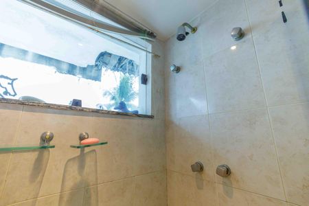 Casa de condomínio para alugar com 600m², 4 quartos e 4 vagasBanheiro da Suíte 4