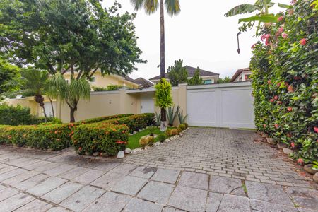 Casa de condomínio para alugar com 600m², 4 quartos e 4 vagasFachada