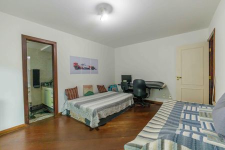 Casa de condomínio para alugar com 600m², 4 quartos e 4 vagasSuíte 4