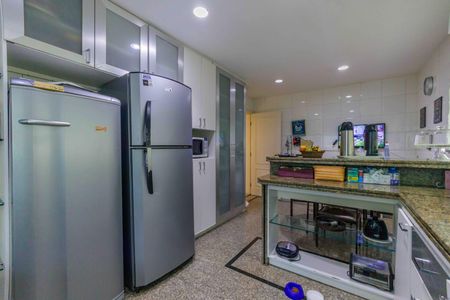 Casa de condomínio para alugar com 600m², 4 quartos e 4 vagasCozinha