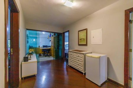 Casa de condomínio para alugar com 600m², 4 quartos e 4 vagasHall