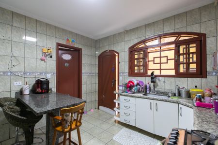 Casa à venda com 100m², 4 quartos e 2 vagas Casa à venda com 100m², 4 quartos e 2 vagasCozinha