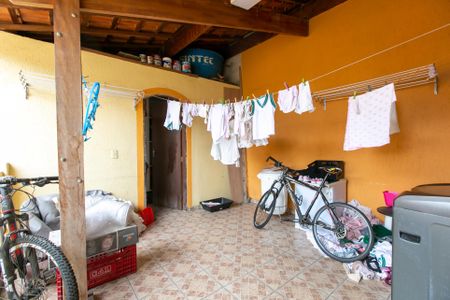 Casa à venda com 100m², 4 quartos e 2 vagas Casa à venda com 100m², 4 quartos e 2 vagasÁrea de Serviço