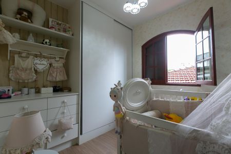 Casa à venda com 100m², 4 quartos e 2 vagas Casa à venda com 100m², 4 quartos e 2 vagasQuarto 1