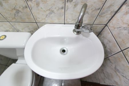 Casa à venda com 100m², 4 quartos e 2 vagas Casa à venda com 100m², 4 quartos e 2 vagasLavabo