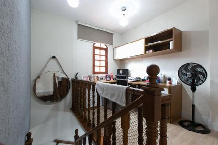 Casa à venda com 100m², 4 quartos e 2 vagas Casa à venda com 100m², 4 quartos e 2 vagasEscritório