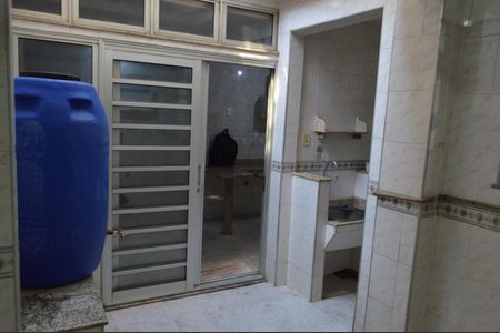 Apartamento à venda com 180m², 3 quartos e 1 vagaÁrea de Serviço