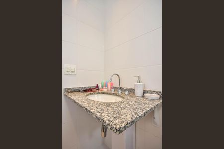 Apartamento à venda com 73m², 2 quartos e 1 vaga Apartamento à venda com 73m², 2 quartos e 1 vagaBanheiro