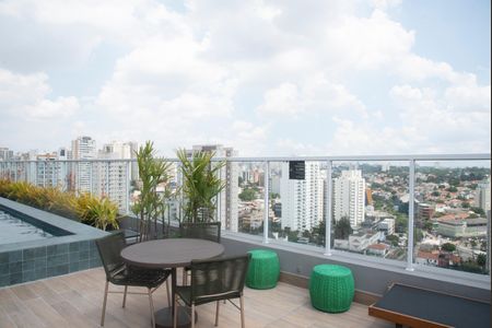 Studio para alugar com 28m², 1 quarto e sem vaga Studio para alugar com 28m², 1 quarto e sem vagaÁrea comum - Piscina