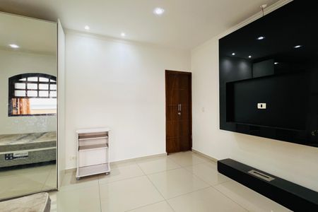 Casa para alugar com 60m², 2 quartos e sem vaga Casa para alugar com 60m², 2 quartos e sem vagaSuíte