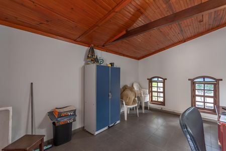Casa à venda com 360m², 3 quartos e 2 vagasEscritório