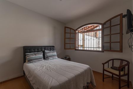 Casa à venda com 360m², 3 quartos e 2 vagasSuíte