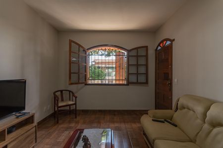 Casa à venda com 360m², 3 quartos e 2 vagasSala