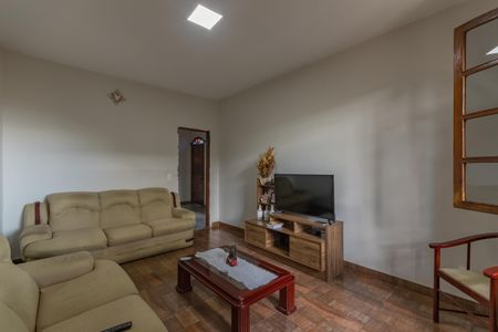 Casa à venda com 360m², 3 quartos e 2 vagasSala